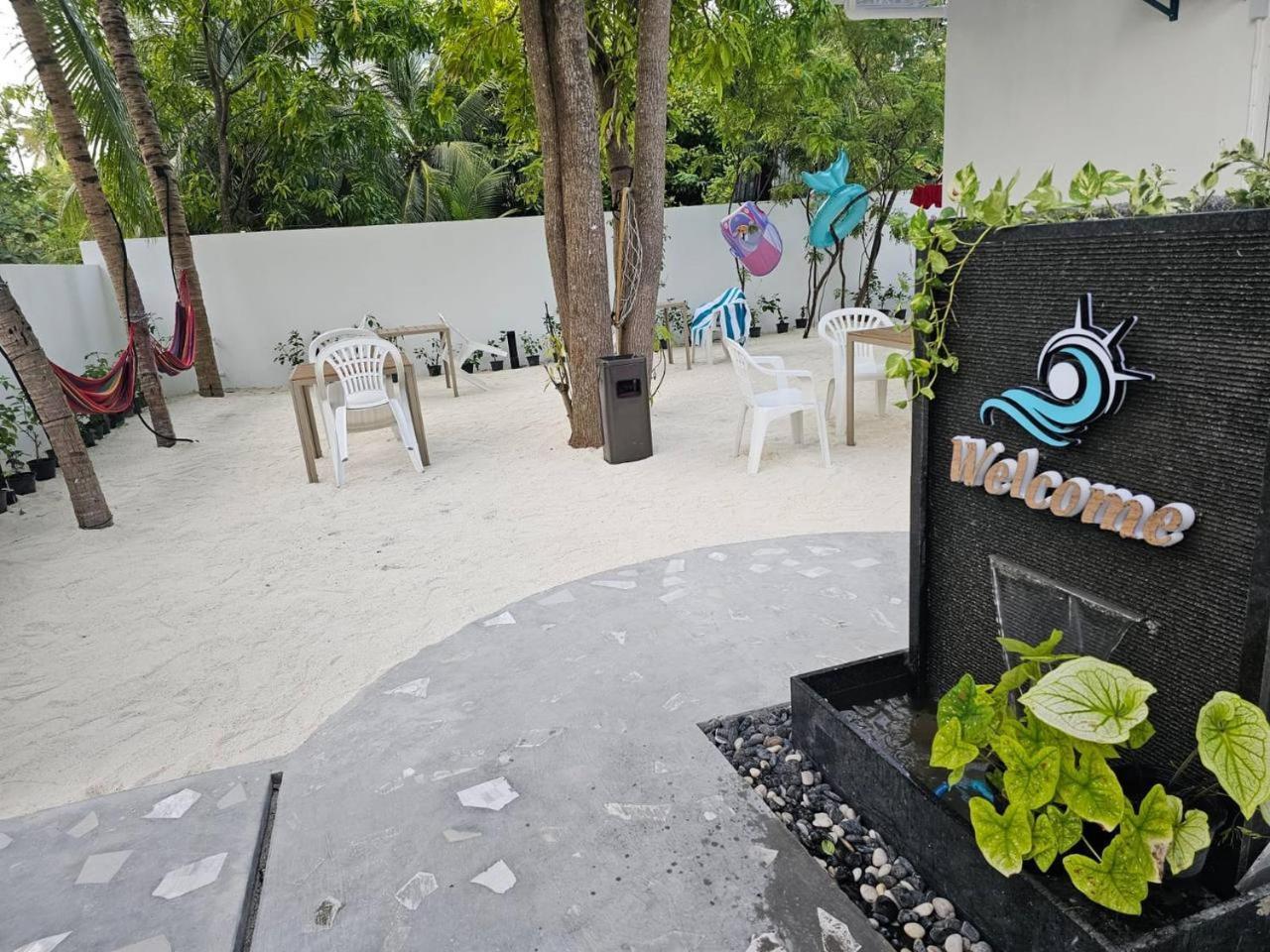 Aqua Heaven Inn Mathiveri Bagian luar foto